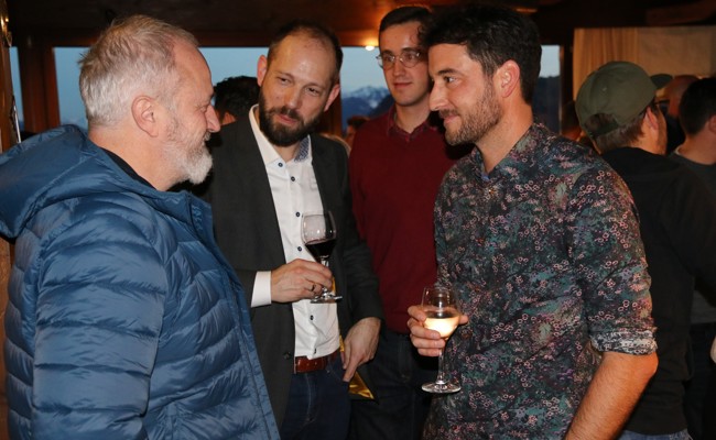 Dominic Stoop erhält Gratulationen zu seinem Glanzresultat