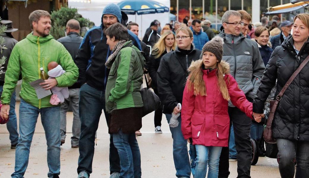 Warm eingepackt schauten viele Besucherinnen und Besucher am Tag der offenen Tür in Heerbrugg und Widnau vorbei. 