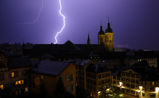 «Wie Benzin für ein Gewitter» - Meteorologe über die Ursache des Unwetters