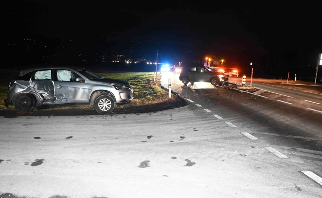 Zwei Verletzte bei Autounfall in Oberriet