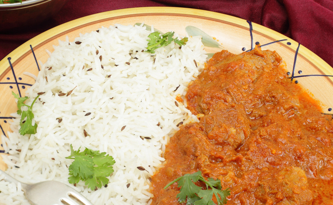 Nicht ganz nach Plan: Die Kleider mit Curry geduscht