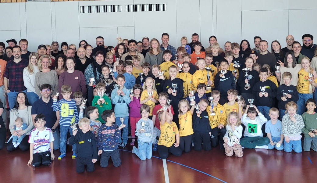 Eine imposante Aufstellung mit dem RSK Nachwuchs und deren Eltern.