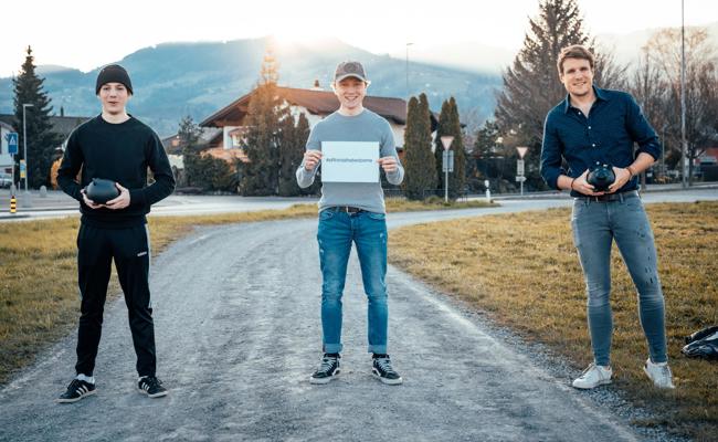 Die Jungs von "rheintalmemes" sammeln Spenden