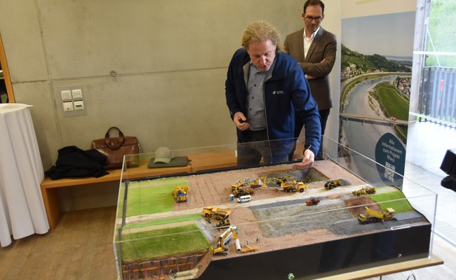 Gestern beschlossen, heute geplant, morgen gebaut: Generationenprojekt Rhesi begleitet mehrere Generationen