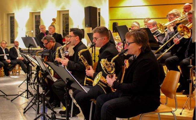 Mit Big-Band-Sound durch den Advent