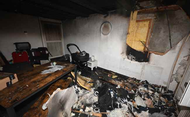 Brand in Zweifamilienhaus: Bewohner per Leiter aus erstem Stock evakuiert