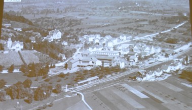 Die Entwicklung des Bahnhofs von 1923 bis 2019. Die Entwicklung des Bahnhofs von 1923 bis 2019.