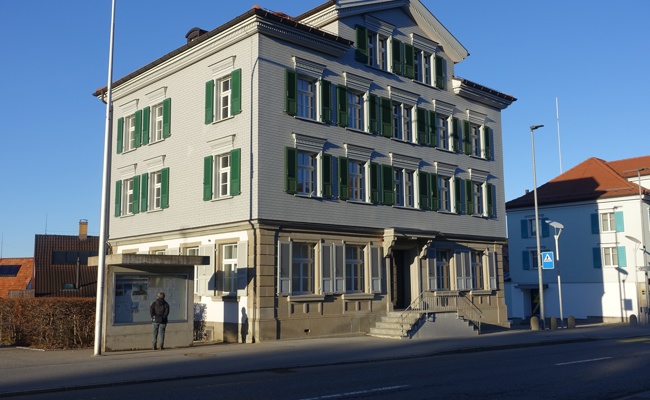 Ein herrschaftliches Gebäude: Vom Fabrikanten- zum Gemeindehaus