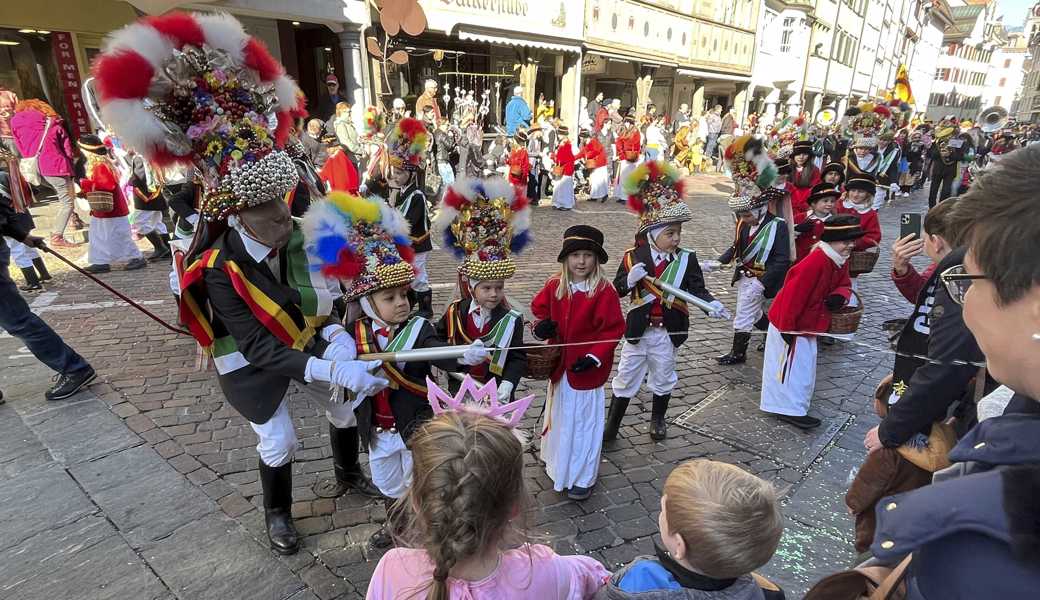 Die Röllelibutzen als Organisatoren der Altstätter Fasnacht sind reich an eigenem Nachwuchs und setzen sich für den Fasnachtsnachwuchs ganz allgemein ein.