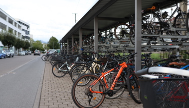 Kampfzone Veloständer: Am Bahnhof wird der Platz knapp