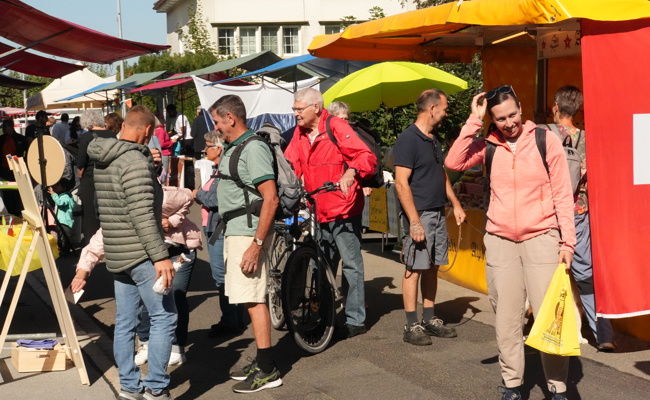 Jahrmarkt Walzenhausen: Gebackene Pilze, frisches Gemüse und Raclette