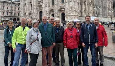 Läufergruppe auf Erkundungstour in Mailand