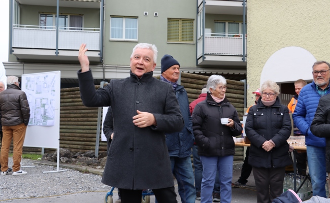 Grosses Interesse am Zentrum-Projekt: Über 50 Personen besuchten ersten Baustellen-Znüni