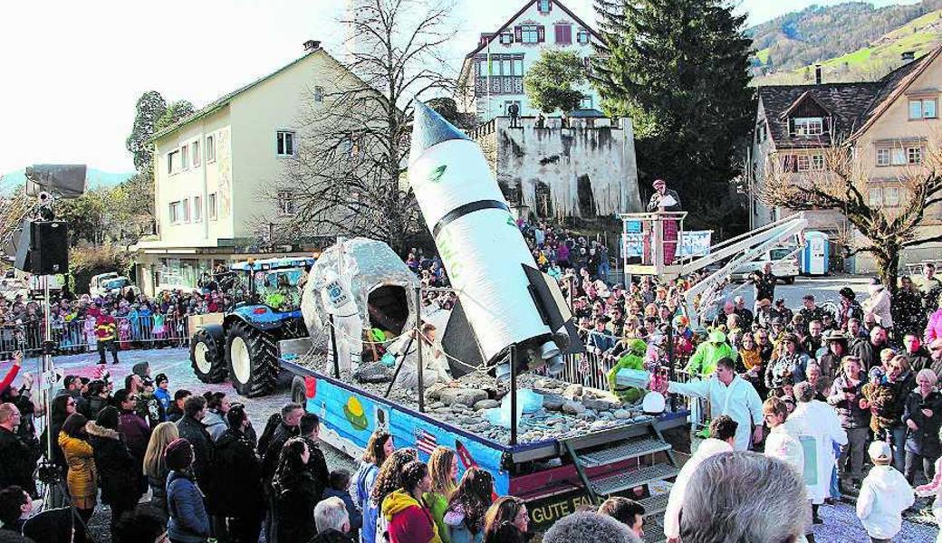 «Absolut perfekt», schwärmte Speaker Niklaus Wäger, als er das Sujet der Jungwacht Oberriet sah. «Absolut perfekt», schwärmte Speaker Niklaus Wäger, als er das Sujet der Jungwacht Oberriet sah.