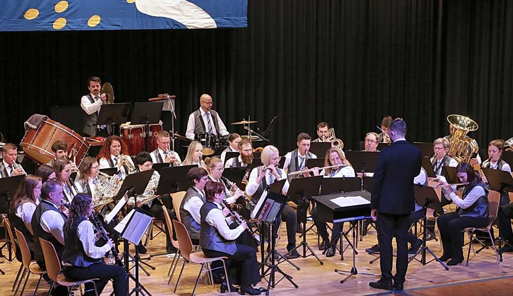 Mit guter Dynamik, präzisen Rhythmen und stimmungsvollen Interpretationen begeisterte der Musikverein Marbach.  