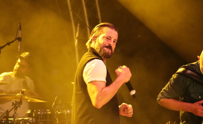 Bligg und Clark S bringen am Openair Rheintal die Menge zum Kochen