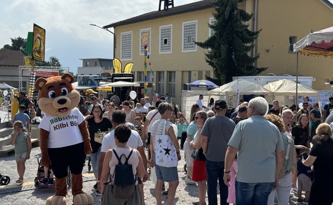 Zuckerwatte, Musik und Preise: Kilbivergnügen für die ganze Familie