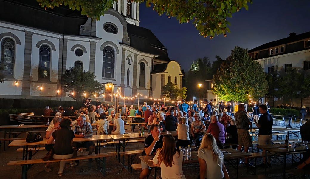 Gemütliches Beisammensein nach dem Sommerabendkonzert