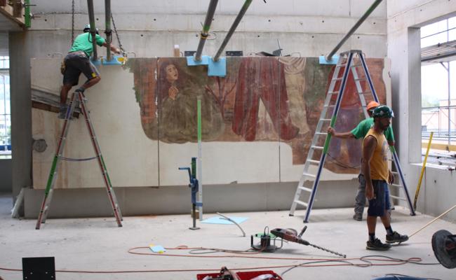 Puzzle-Bild im Schulhaus