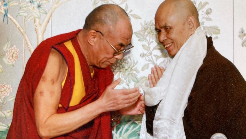 «Thầy» (rechts) mit Seiner Heiligkeit dem 14. Dalai Lama.