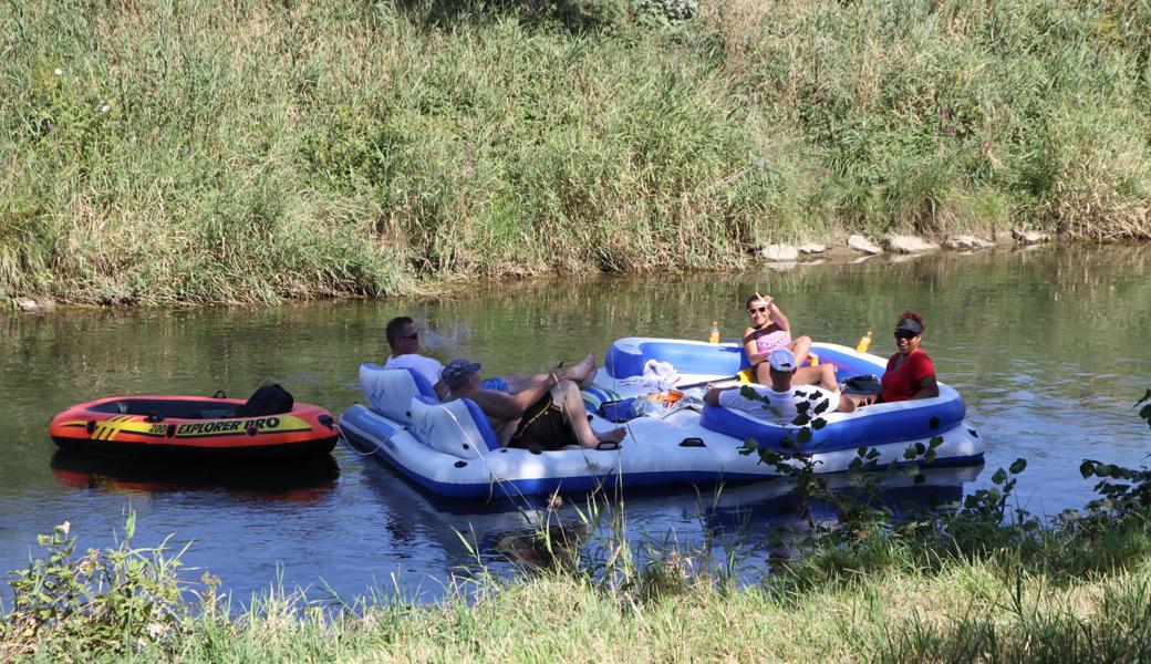 Auch als die Verantwortlichen kürzlich zum Hochwasserschutzprojekt Rheintaler Binnenkanal bei den Drei Brücken informierten, trieben ab und an gemächlich Boote vorbei: Sie werden dort künftig wegen des Drosselbauwerks auswassern müssen. 