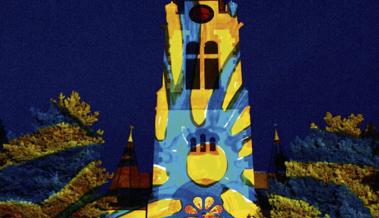 Bauten als Leinwand für Lichtkunst