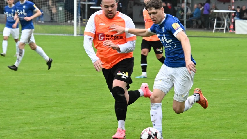 Der FC Widnau und Tobia Walt (rechts) haben eine gute Saison gespielt: Rang drei ist der verdiente Lohn dafür. Der FC Widnau und Tobia Walt (rechts) haben eine gute Saison gespielt: Rang drei ist der verdiente Lohn dafür.