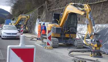 Strasse oberhalb Berneck nur einspurig befahrbar