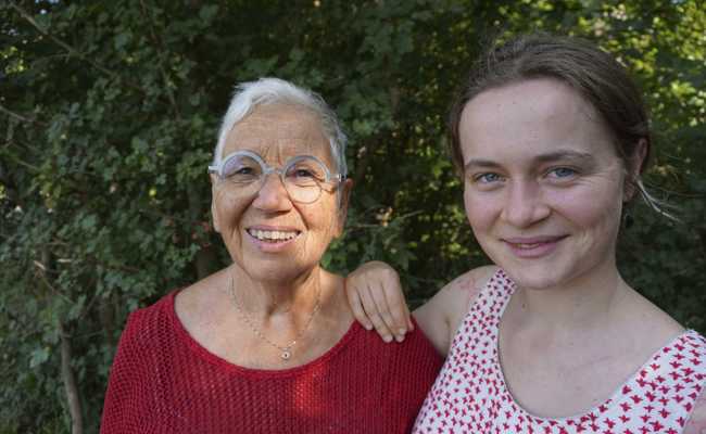 Mundart-Lesung: Berta Thurnherr und ihre Enkelin Alice Köppel treten im Museum Prestegg auf