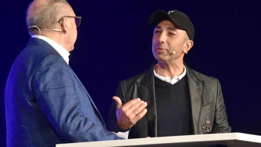 Roberto Di Matteo im Gespräch mit Beni Thurnheer. Roberto Di Matteo im Gespräch mit Beni Thurnheer.