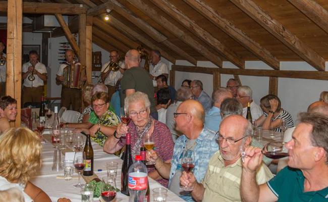 HV als eine Sommernacht auf der Burg Neu-Altstätten 