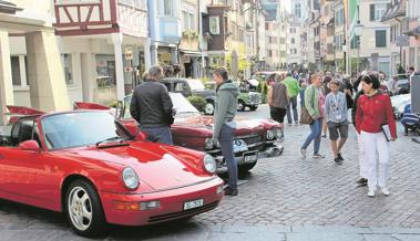 Augenweide aus poliertem Stahl