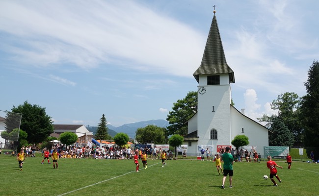 Wenn Fussball allen Freude macht: das Revival des Eichenwieser Grümpelturniers