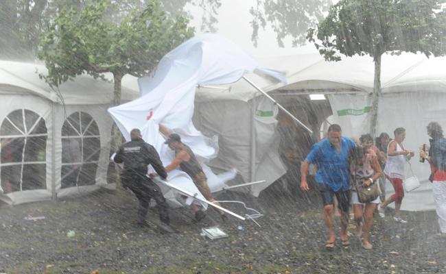Schon wieder: Festzelt evakuiert