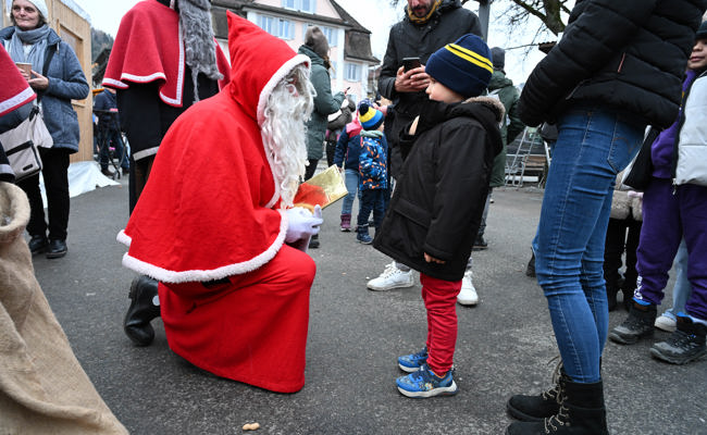 Herrliche Weihnachtsstimmung und viel Publikum am St.Margrether Klausmarkt