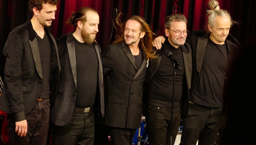 Mit Michael von der Heide stand ein begnadeter Unterhalter auf der Diogenes-Bühne