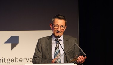 «Jetzt haben Sie mich kalt erwischt»: Reto Friedauer gewinnt goldenen Schraubenzieher und ist gerührt