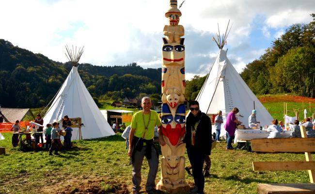 Totem – ein Zeichen der Dorfgemeinschaft
