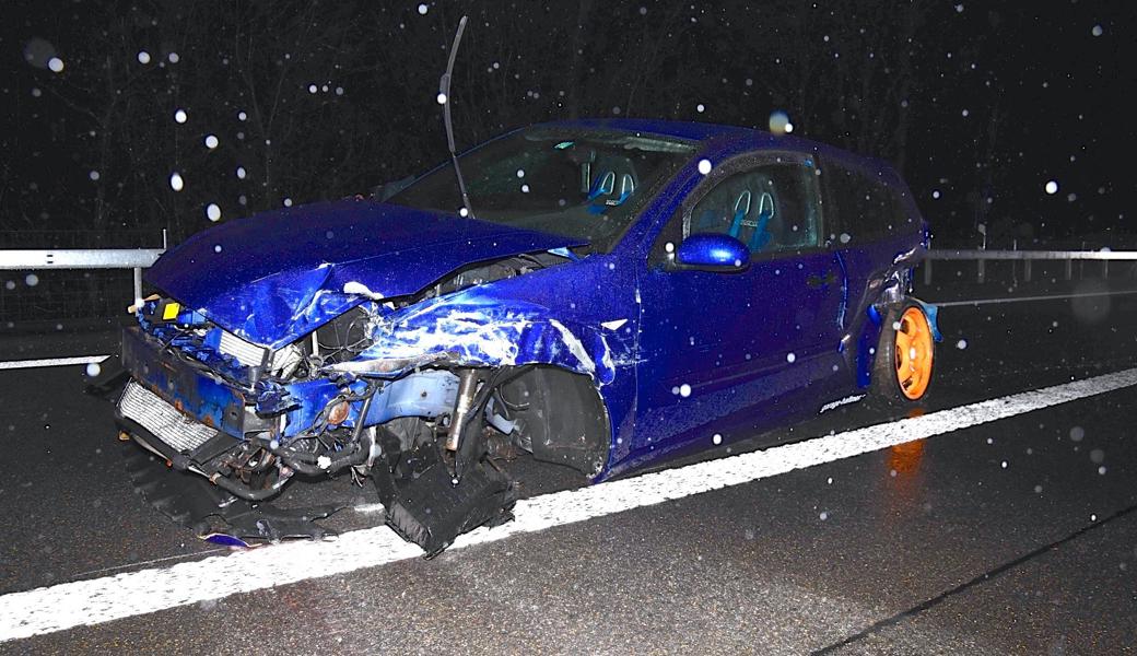 Im tückischen Schneeregen in der Nacht auf heute ereignete sich bei Thal ein Unfall.