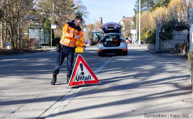 Automobilist übersah einen Velofahrer im Metropol-Kreisel