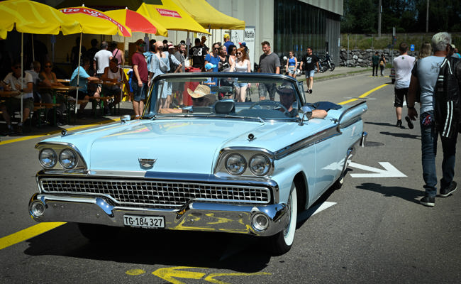 Amerikanische Cars und Bikes glänzen an der Sonne - unsere Bilder
