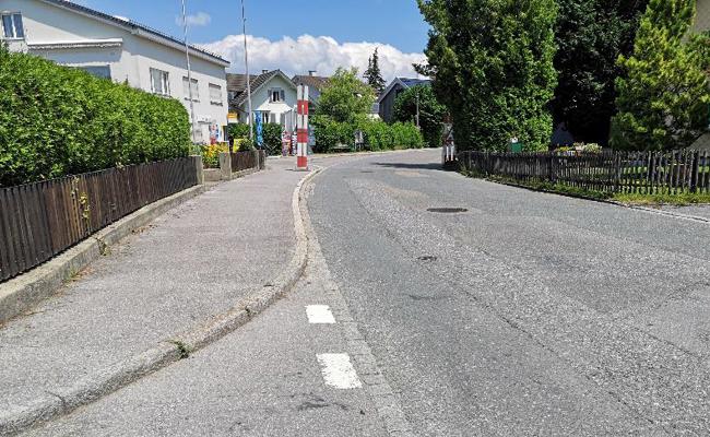 Für Bauarbeiten in der Dorfstrasse muss das Grundwasser tief stehen