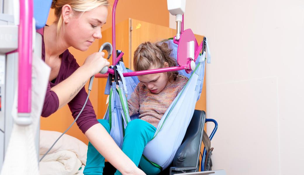 Familien mit mehrfach behinderten Kindern sollen mit speziellen Kindertagesstätten entlastet werden, fordert der Balgacher CVP-Kantonsrat Sandro Hess.