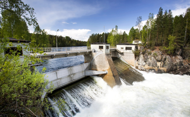 Viel Regen bedeutet viel Strom aus Wasserkraft – «Doch wir müssen die Kraftwerke auch manchmal ausschalten»