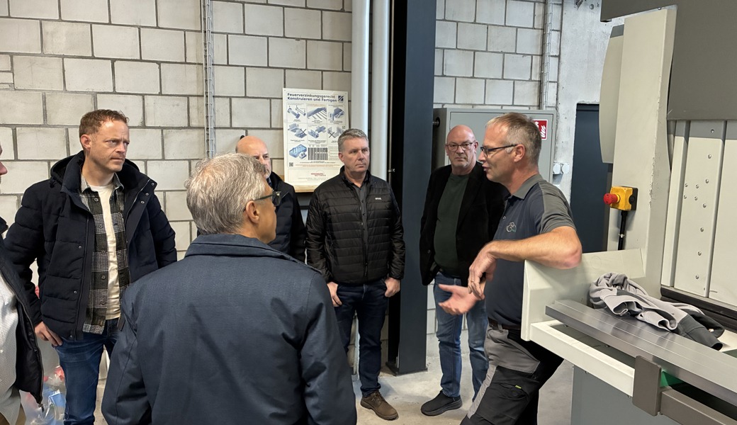 Empfangen wurden die Ratsmitglieder durch den Geschäftsführer Thomas Weder und Christoph Graf, Leiter der Produktion. 