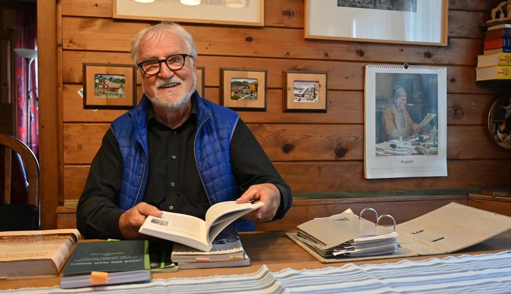 Ueli Bietenhader erweist auch in seinem neuen Buch Menschen humorvoll die Reverenz, die ihn auf die eine oder andere Weise beeindruckt haben.