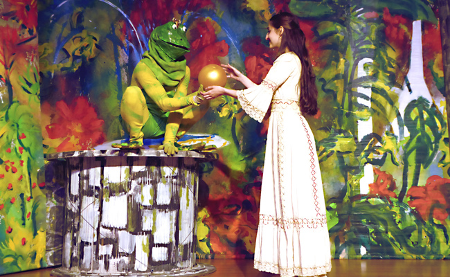 Zauberhafte Welt der Märchen: Der Froschkönig kommt ins Metropol