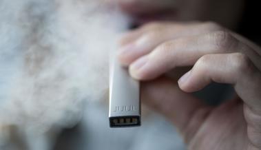 Jugendlichen den Zugang zu E-Zigaretten erschweren