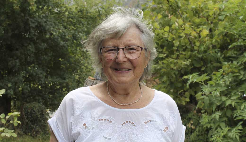 Marlis Aebi in ihrem Garten in Lienz: «Ich möchte die intensive Zeit des Theaterspielens nicht missen.»
