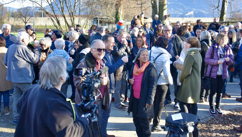 Widnau hat bei frühlingshaften Temperaturen «neues Jahr geholt» Widnau hat bei frühlingshaften Temperaturen «neues Jahr geholt»
